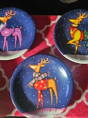 Designspirations - Christmas Reindeer Collector Plates 2001 -Set Of 8, 8" Plates